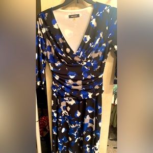 Women’s Nine West v-neck dress
